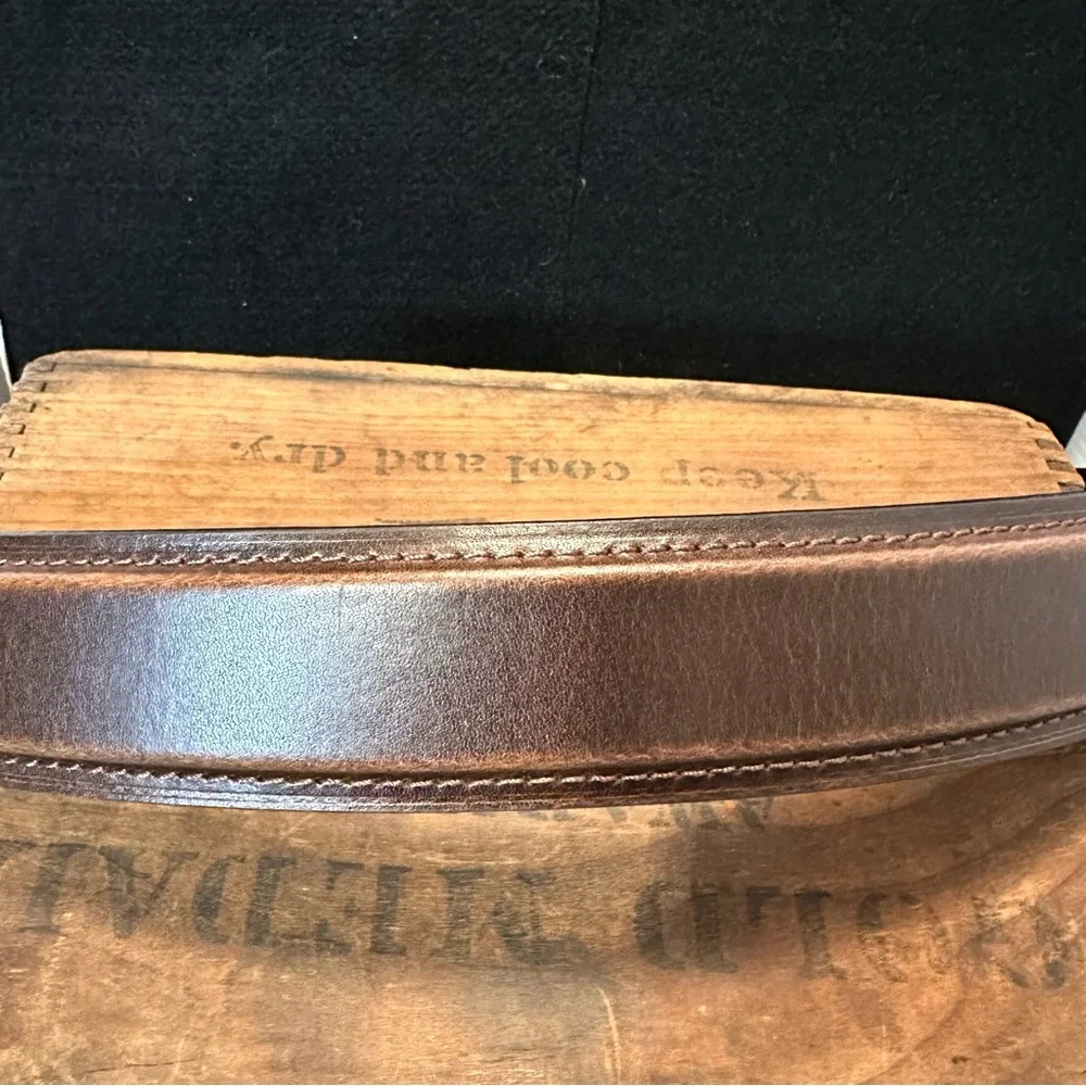 Columbia genuine brown